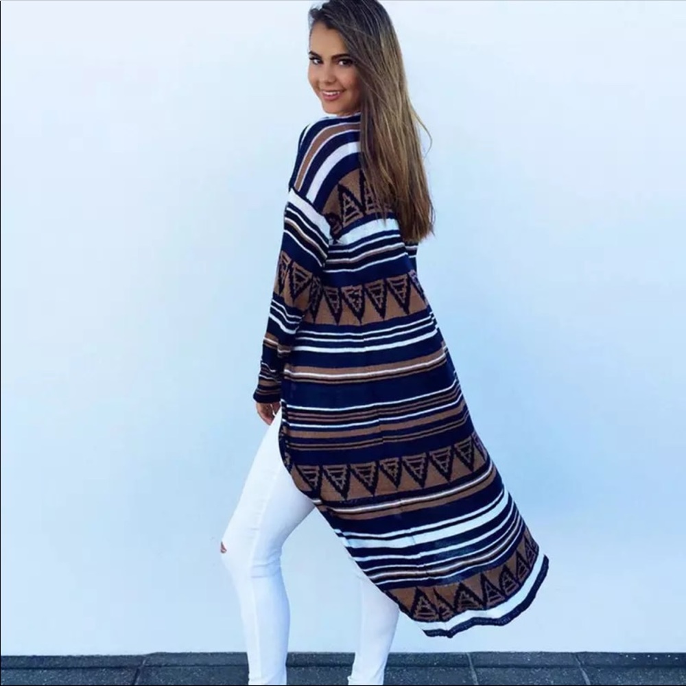 PRICE ⬇️ 1 Left! Long Aztec Tribal Print Cardigan - Picture 3 of 3